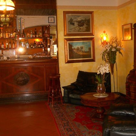 Hotel Il Rustichello Lonato Exterior photo