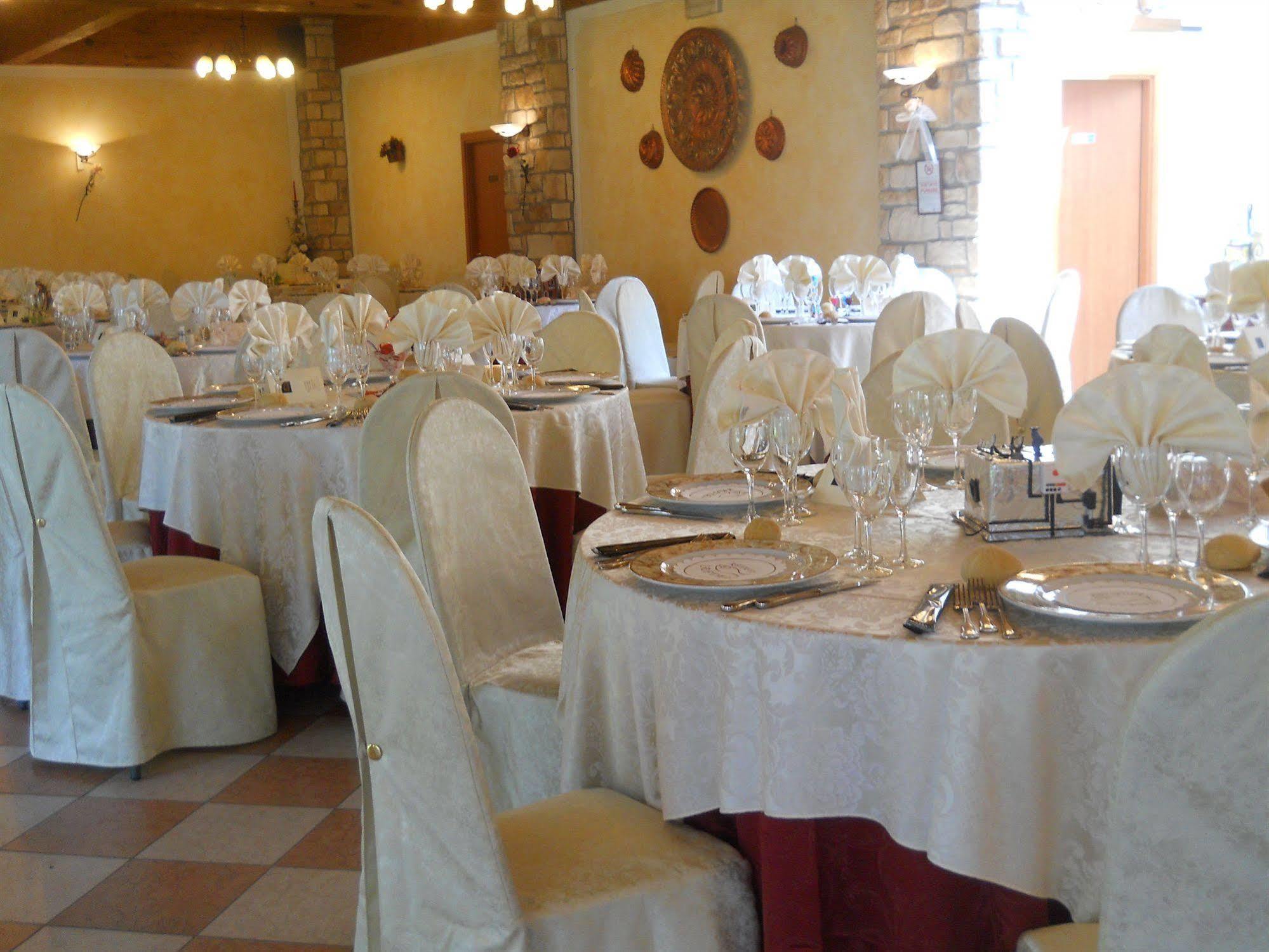 Hotel Il Rustichello Lonato Exterior photo